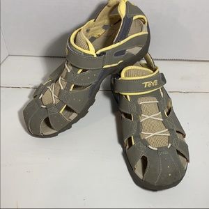 Size 9 grey Teva sandles